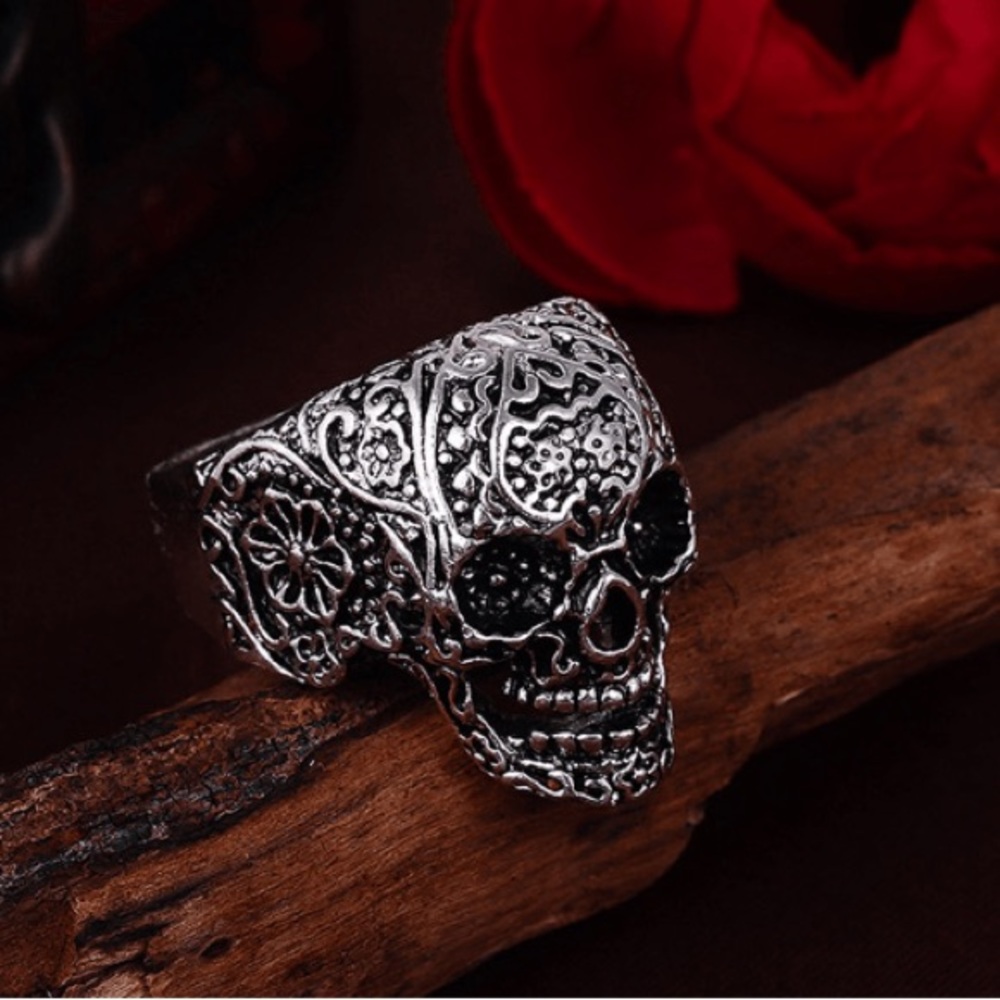 Rocker Skull Ring Hollow Eyes Design